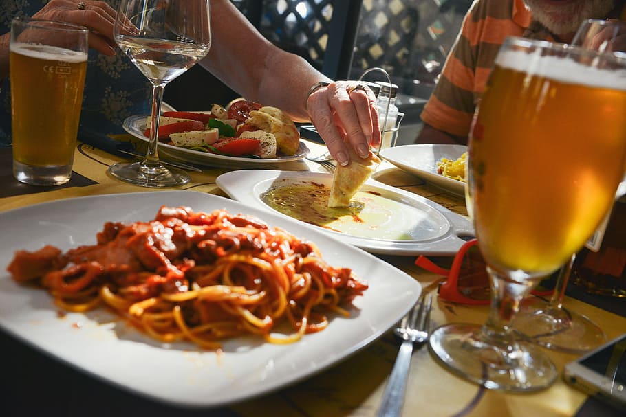 bread, food, restaurant, people, beer, delicious, diner, dinner HD wallpaper