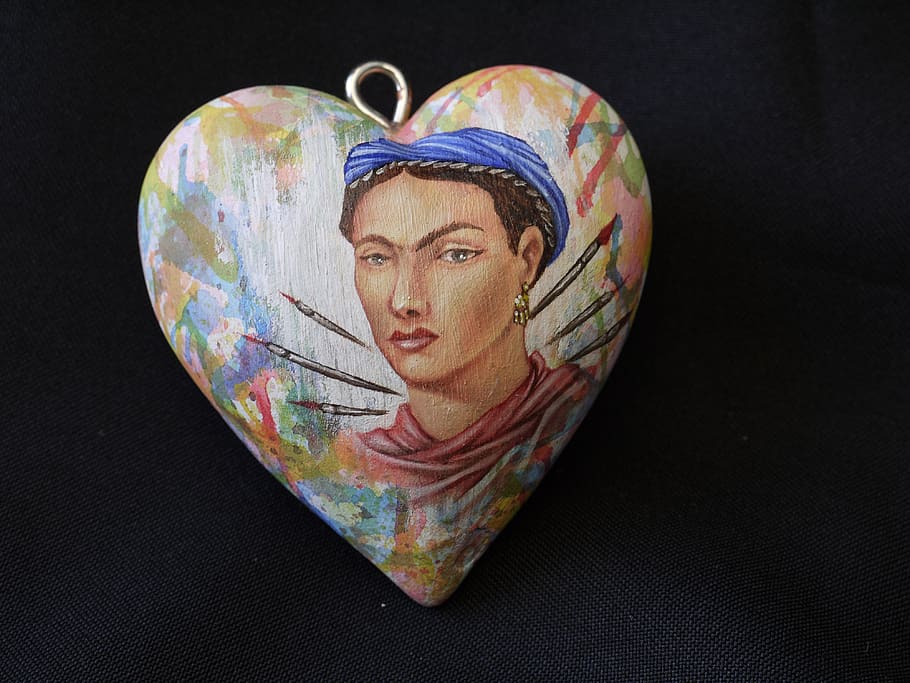 ceramic, kalho, heart, studio shot, portrait, black background HD wallpaper