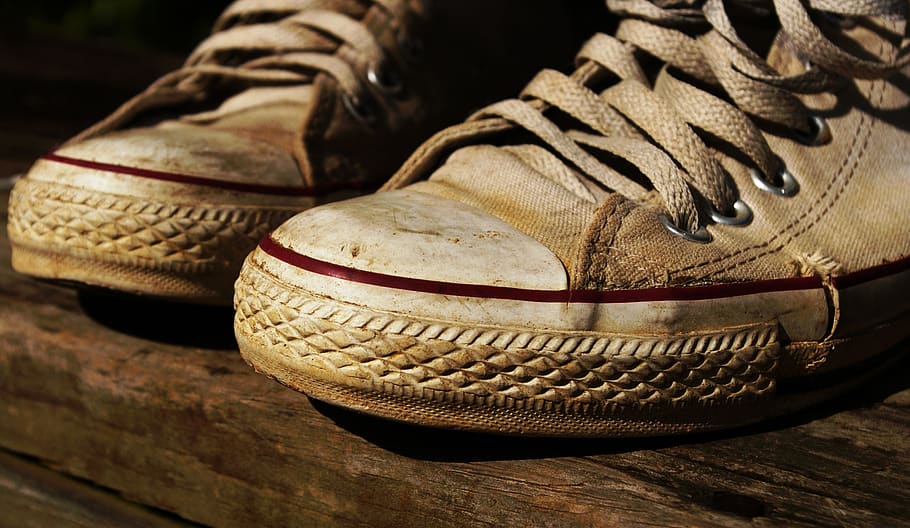 gym shoes, junk, couple, clothing, foot, classic, dirty, close-up, HD wallpaper