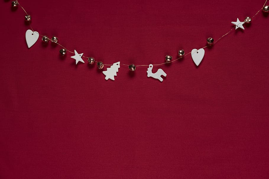 beaded white and gray Christmas beads wall decor, white and gray hanging decors near wall HD wallpaper