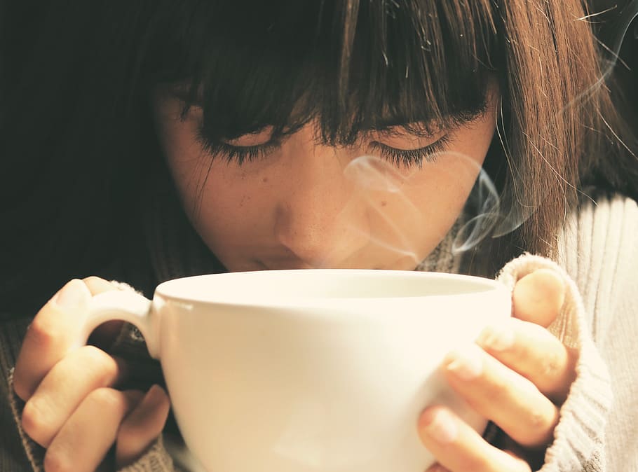 girl in white sweater holding white ceramic cup, vintage, sadness HD wallpaper