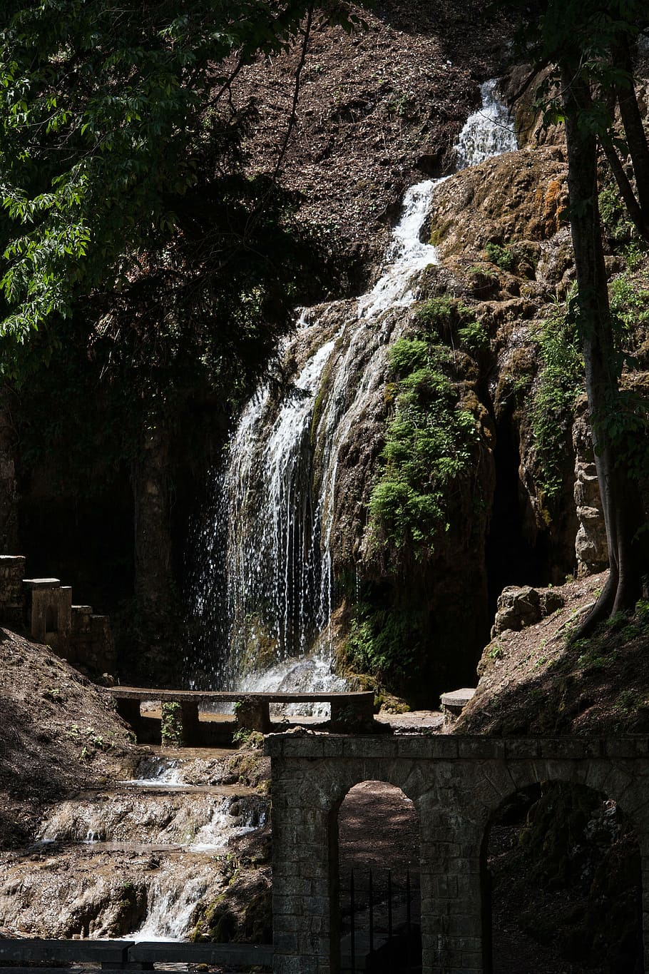 waterfalls during daytime, park, trees, bach, garden, generously HD wallpaper