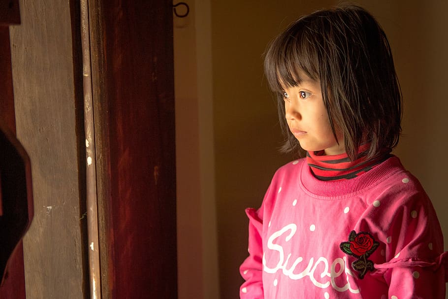 girl standing near door, childhood, innocence, one person, offspring HD wallpaper