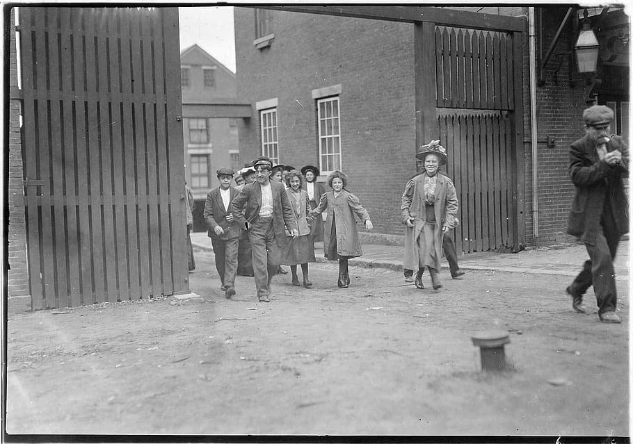 Child laborers at Great Falls Manufacturing in Somersworth, New Hampshire in 1909, HD wallpaper