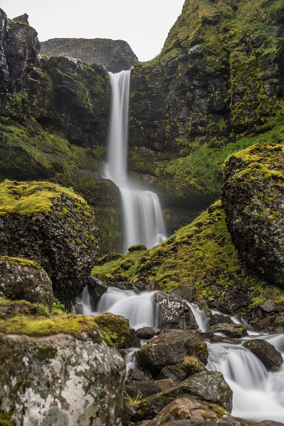 waterfalls between rock formations at daytime, waters, nature HD wallpaper
