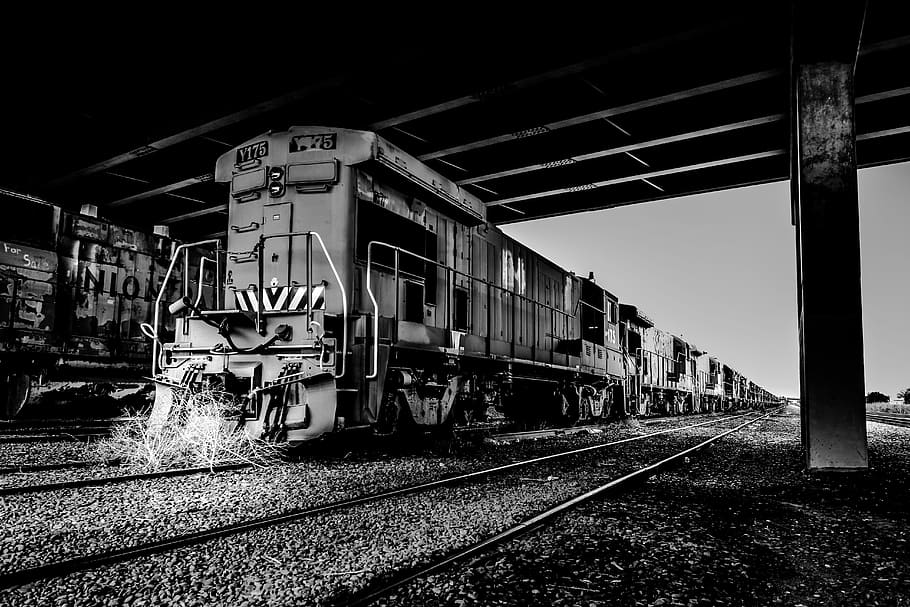 Stopped in its own tracks., grayscale photograph of locomotive HD wallpaper