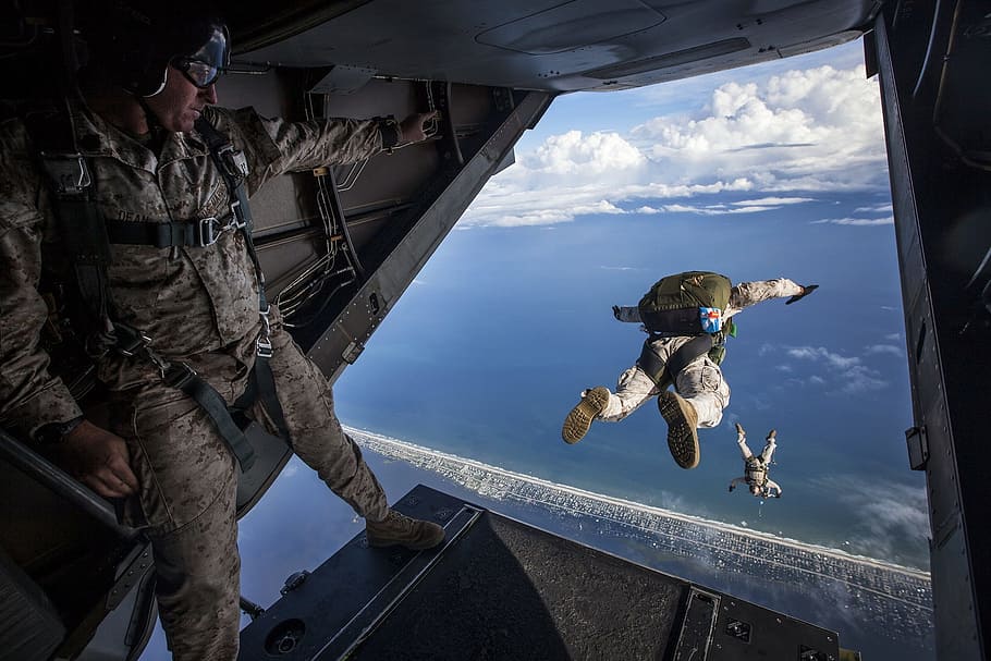 gray military suit, parachute, skydiving, parachuting, jumping
