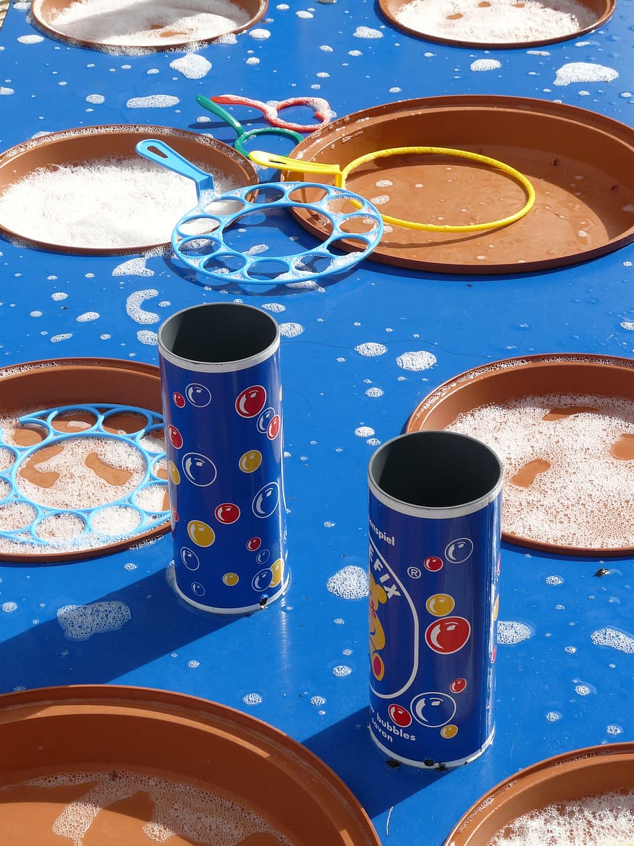 Soap Bubbles, Bubble Production, bubble table, toys, bubble rings HD wallpaper