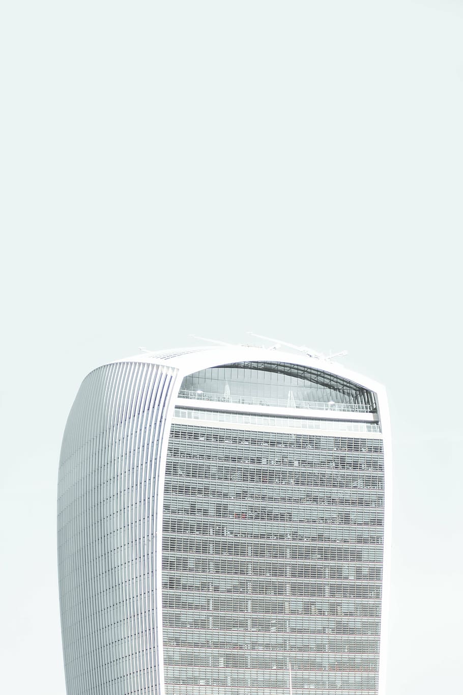 white and gray city building under clear sky during daytime HD wallpaper