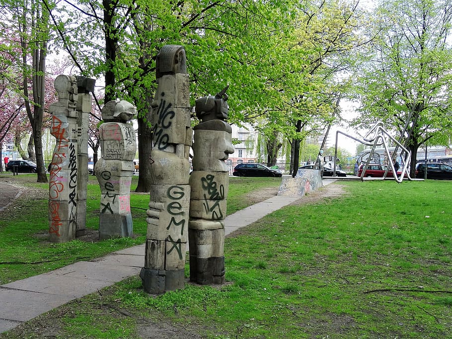 berlin, totem pole, park, plant, tree, art and craft, creativity HD wallpaper