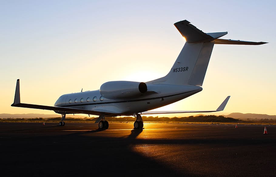 sky, clouds, sunlight, sunset, sunrise, airport, aircraft, airline HD wallpaper
