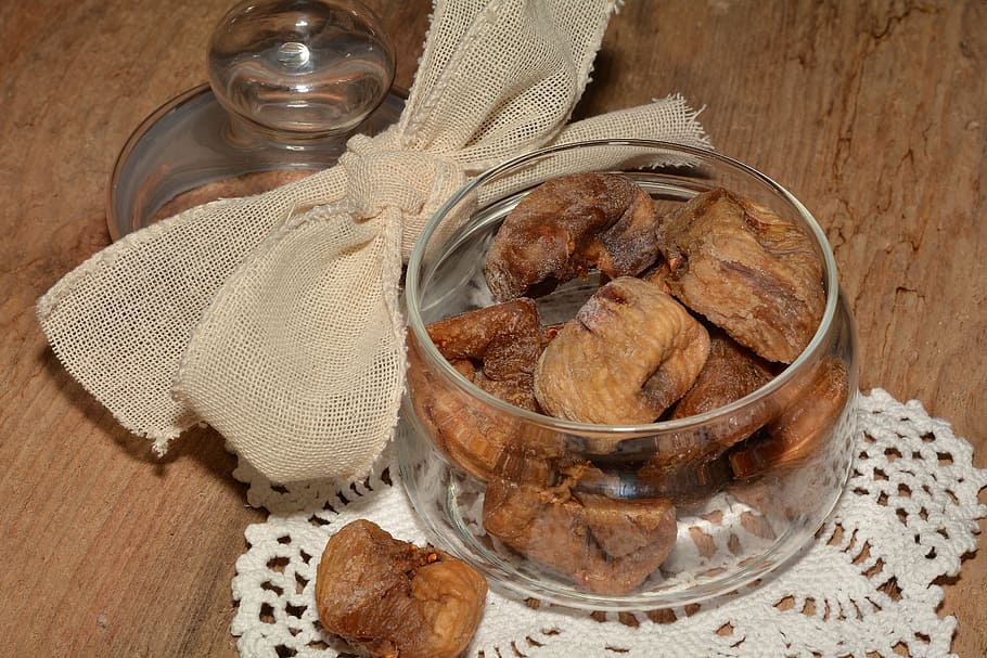 Dried Figs, Healthy, Delicious, Sweet, nutrition, wooden table, HD wallpaper