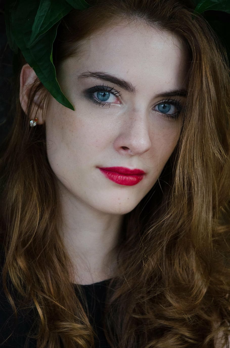 woman wearing green headdress and red lipstick, hair, redhead HD wallpaper