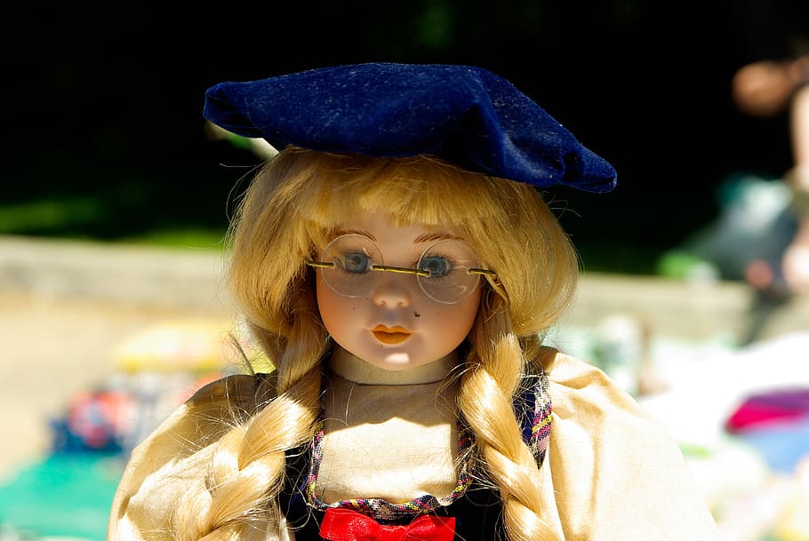 flea market, doll, toy, portrait, front view, headshot, focus on foreground HD wallpaper