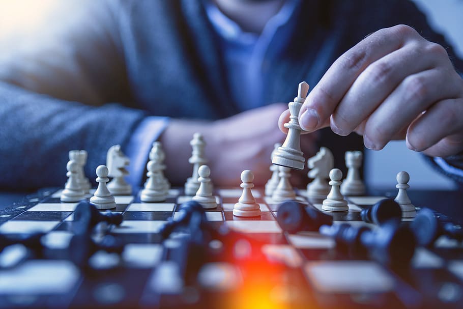 1,800+ Play Chess With Computer Stock Photos, Pictures & Royalty-Free  Images - iStock