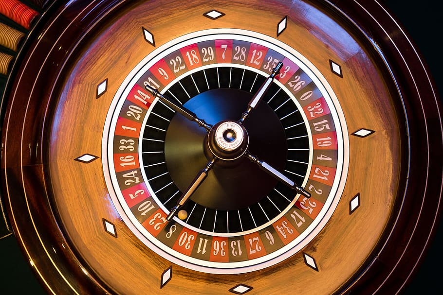 round brown wooden number wheel, roulette, roulette wheel, turn, HD wallpaper