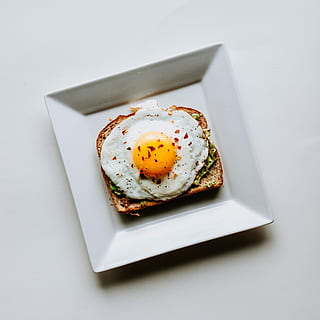 toasted wheat bread with fried egg, bread with sunny side up egg sandwich on plate HD wallpaper