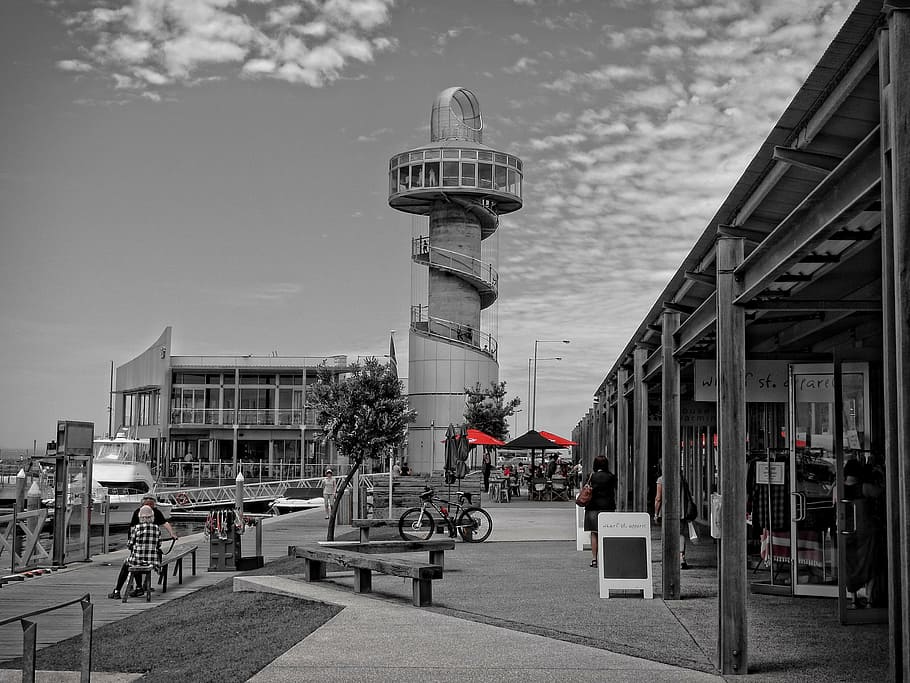 red, tower, architecture, landmark, urban, white, black and white HD wallpaper