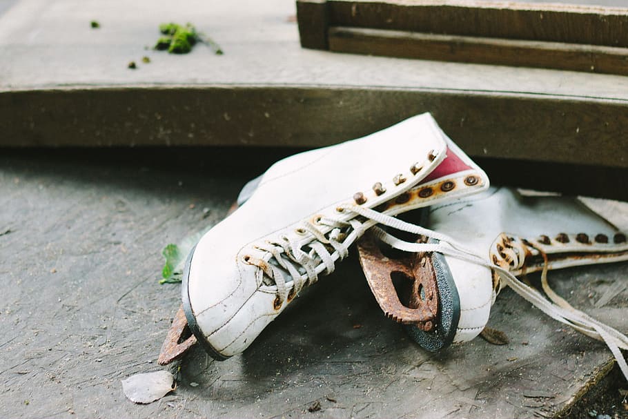 shoes, blur, rust, rustic, abandoned, boots, close-up, focus HD wallpaper