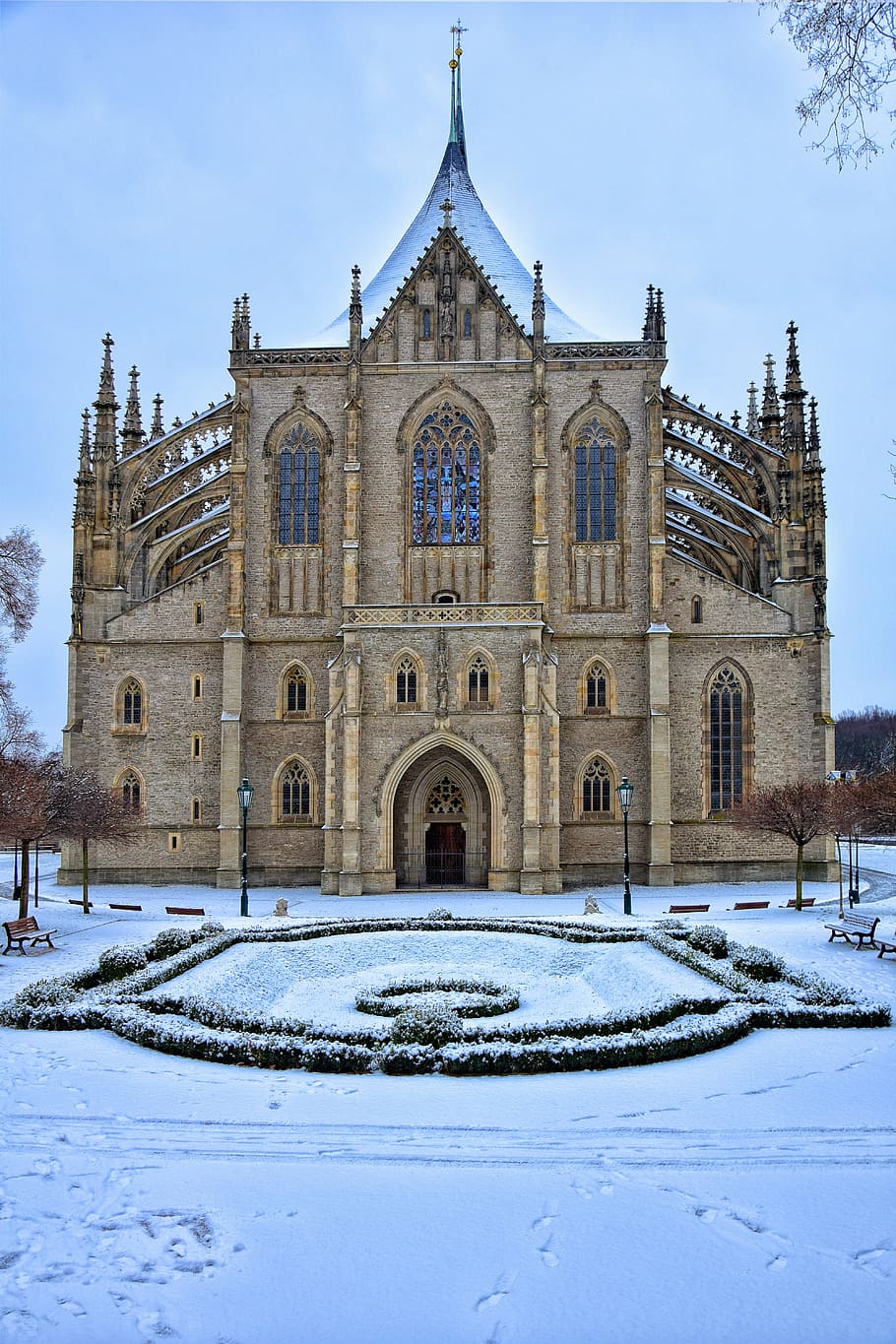 temple, park, snow, church, the temple of st catherine, kutna hora, HD wallpaper