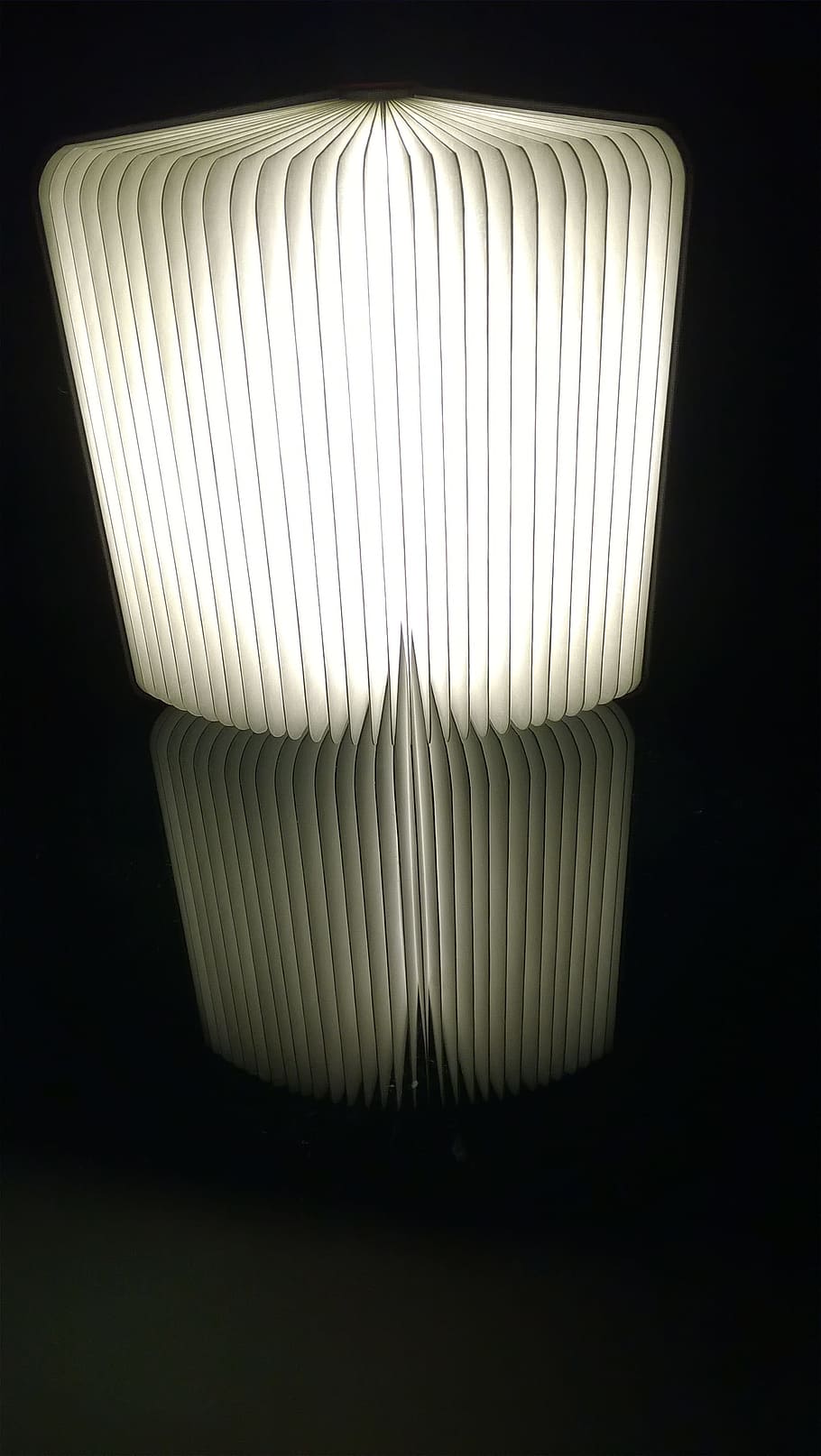 lamp, light, bulbs, black background, indoors, studio shot HD wallpaper