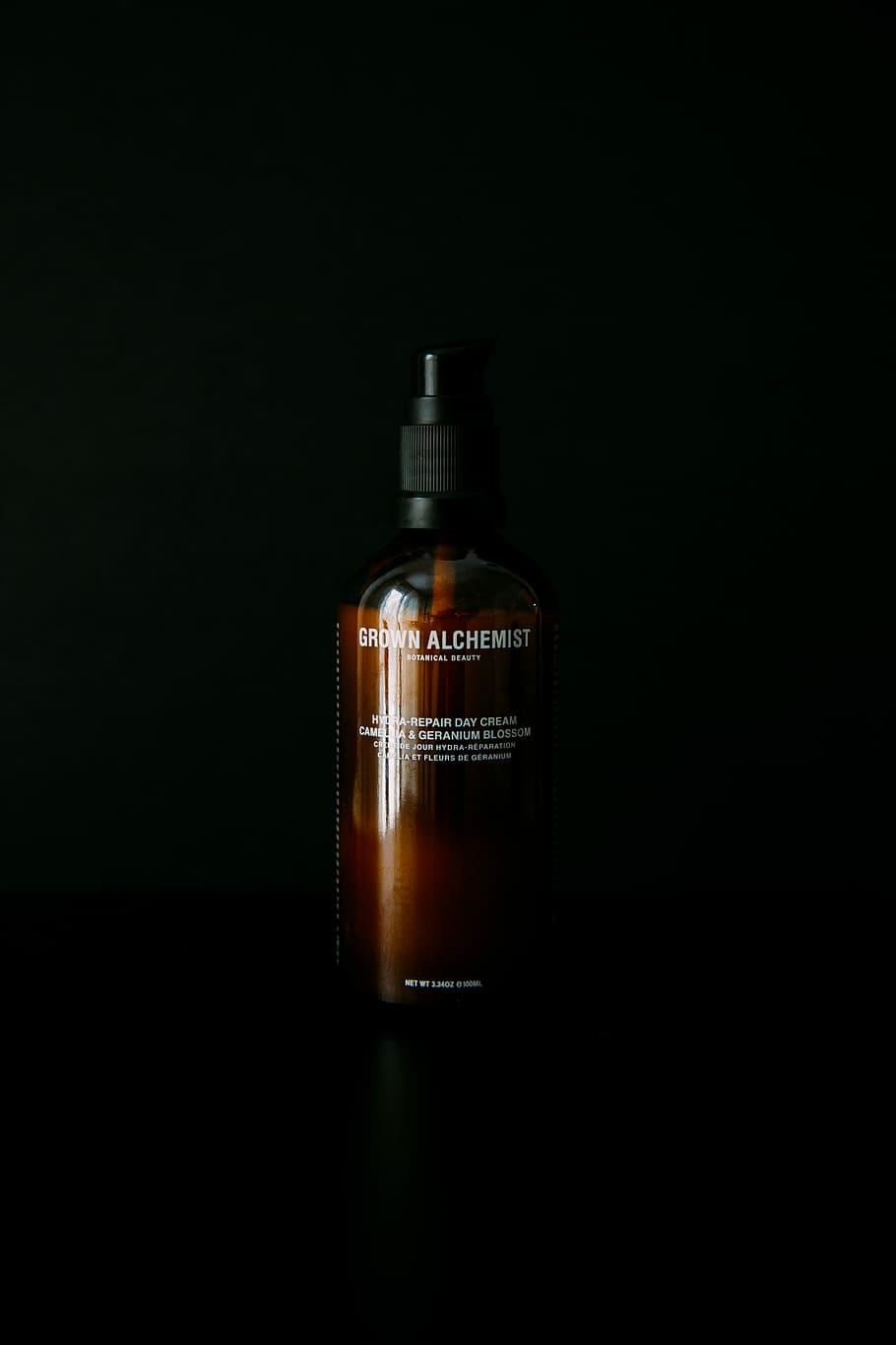 Grown Alchemist bottle with black background, Grown Alchemist bottle HD wallpaper