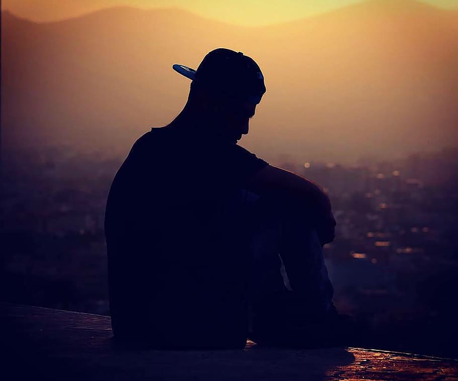 Seluathe of Man Wearing Hat, backlit, blurred background, cap HD wallpaper