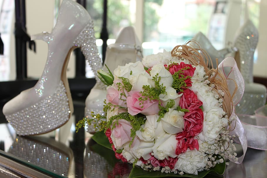bridal, bride's bouquet, bride shoes, flower, wedding, detail, HD wallpaper