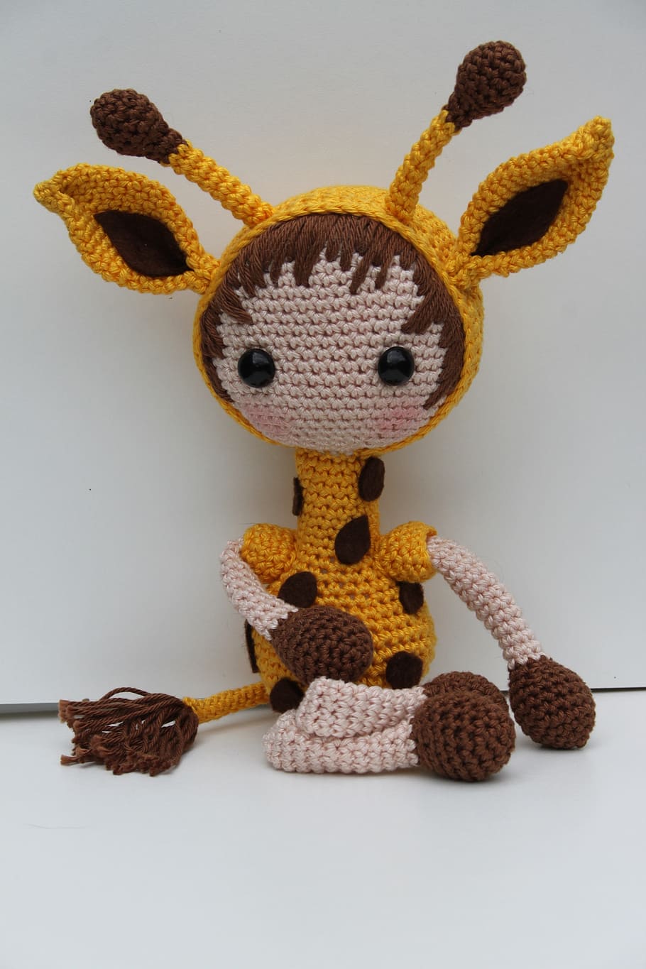 giraffe, crochet giraffe, crochet pattern giraffe, hug, yellow, HD wallpaper