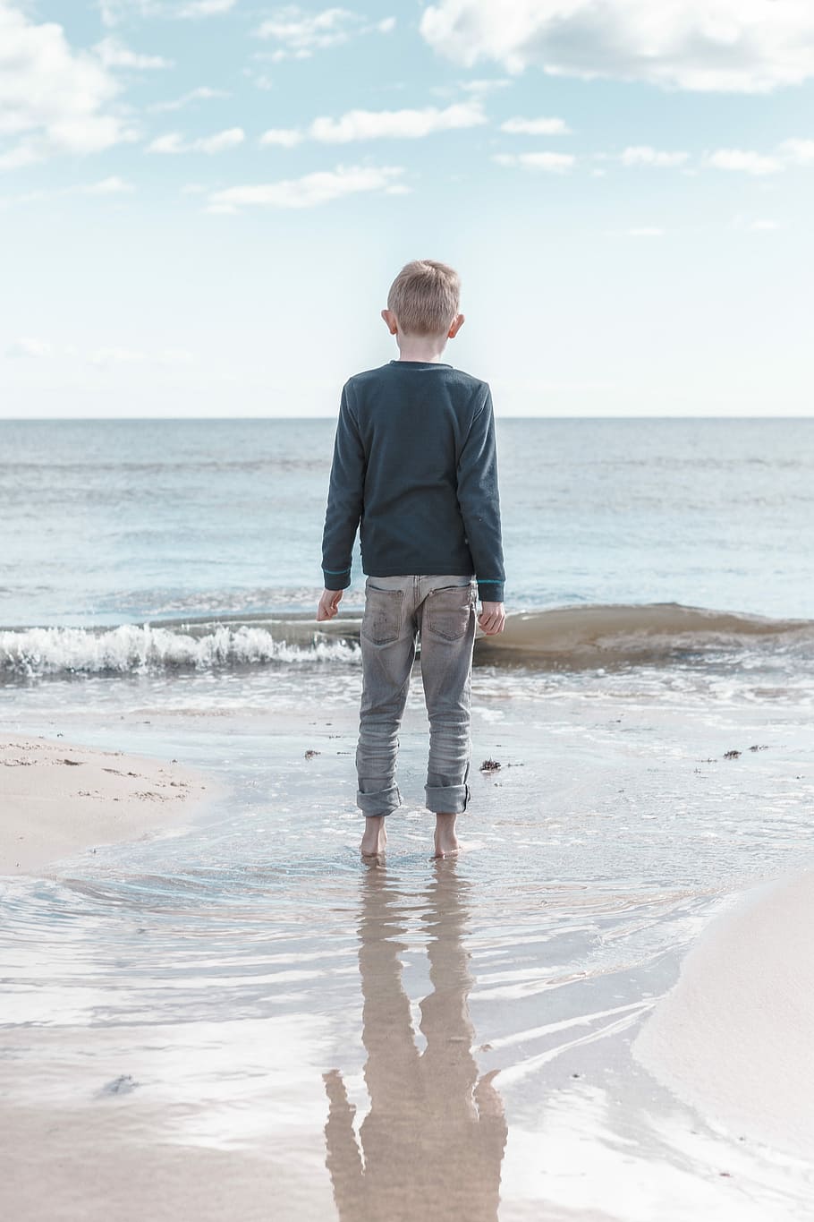 boy wearing black sweater on sea shore, beach, blue, boys, children, HD wallpaper