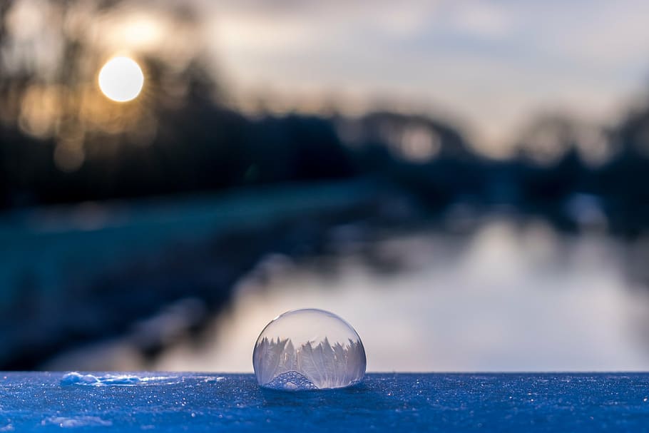 soap bubble, frozen bubble, winter, ball, cold, fairytale, spherical shape HD wallpaper