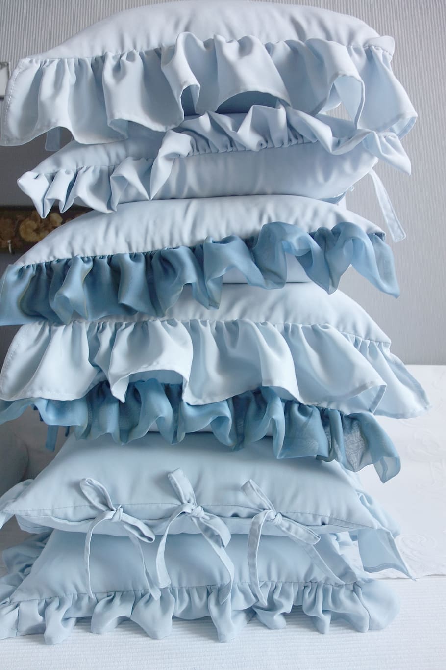 Pillow, Pillows, Frill, Straps, relaxation, bedroom, rest, couch HD wallpaper