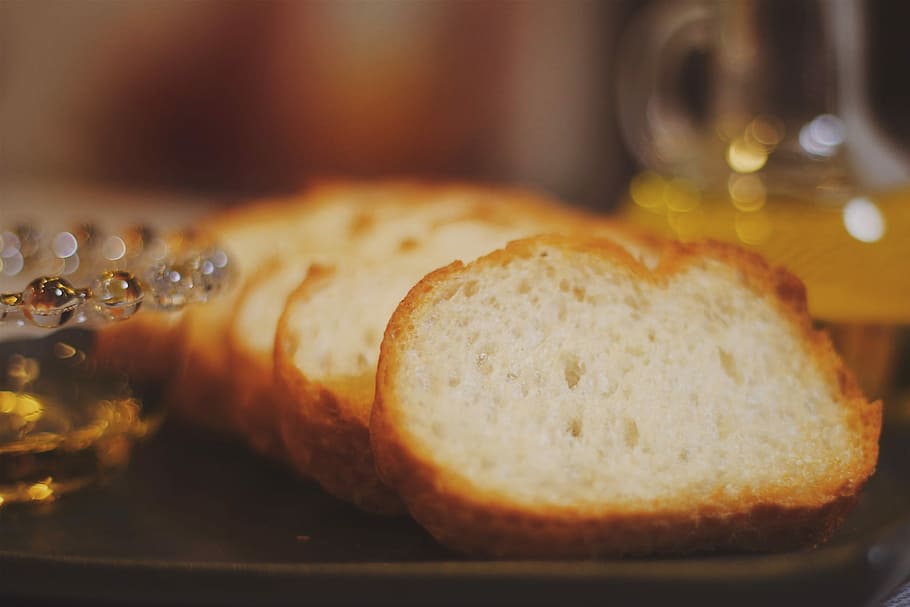 brown bread on black surface, food, slice, freshness, close-up HD wallpaper