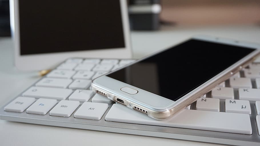 gold iPhone 7, Smartphone, Tablet, Keyboard, ipad, cellular technology HD wallpaper