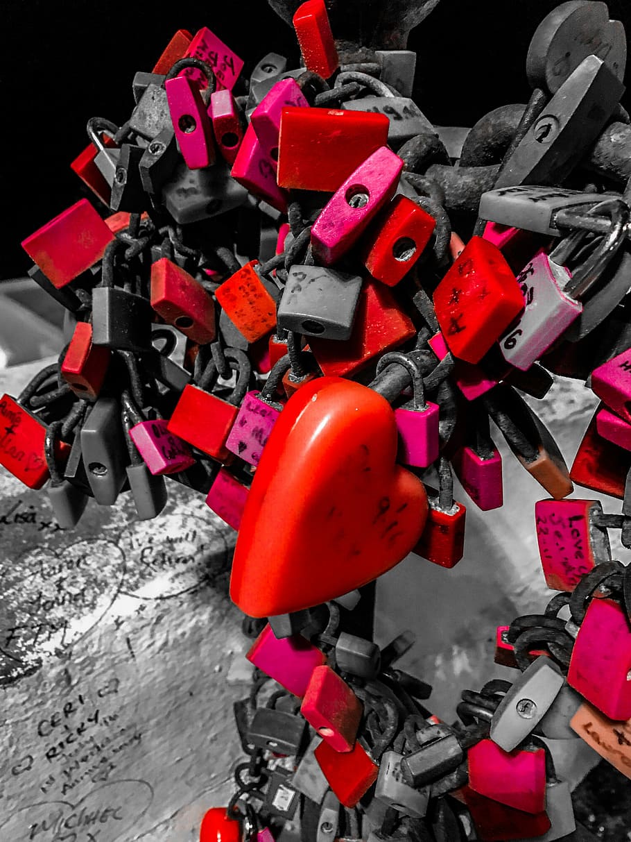 padlock, red, heart, chain, safety, security, large group of objects HD wallpaper