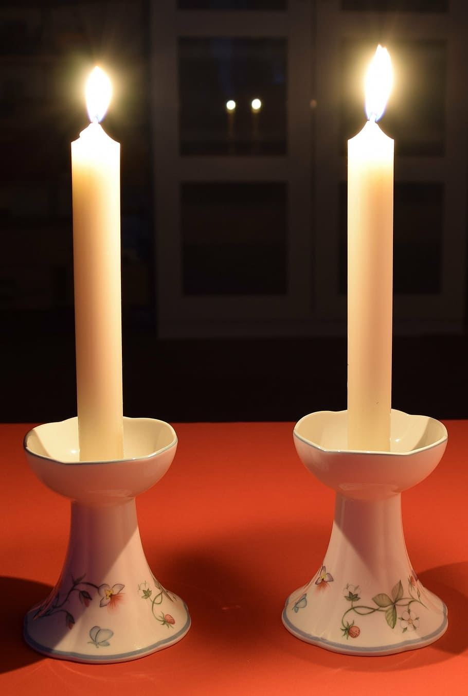 candle, candlelight, mirroring, dark, atmospheric, flame, burn HD wallpaper