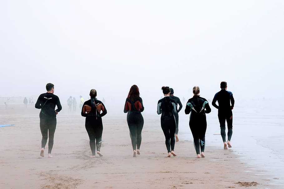 people walking on beach, Run, Movement, Heat, most beach, race HD wallpaper