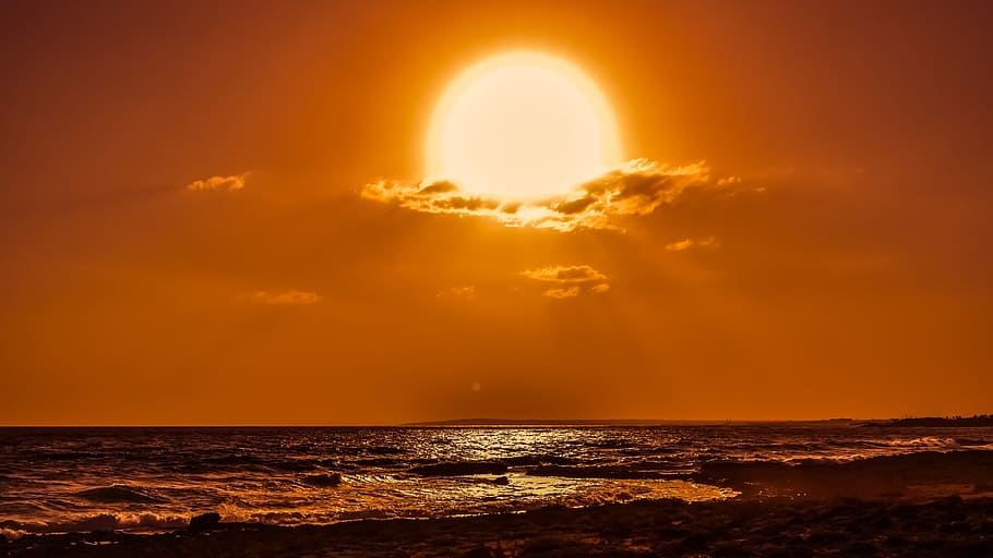 sun above ocean, clouds, afternoon, sky, sunset, sunlight, sunbeam HD wallpaper