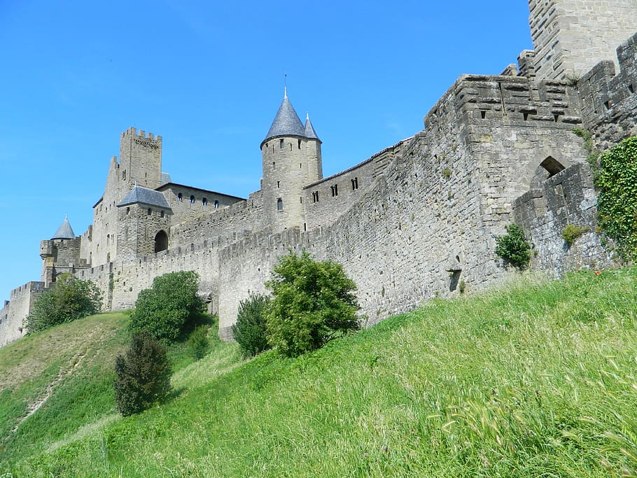 Green castle. Стена замка. Замок на зеленом фоне. Касл Грин.