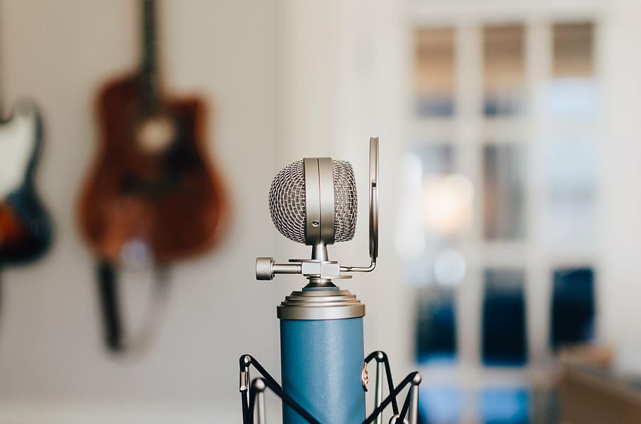 silver and blue condenser microphone with POP filter, recorder HD wallpaper