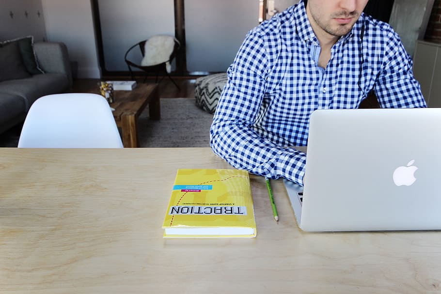 man using Macbook pro, laptop, computer, technology, business HD wallpaper