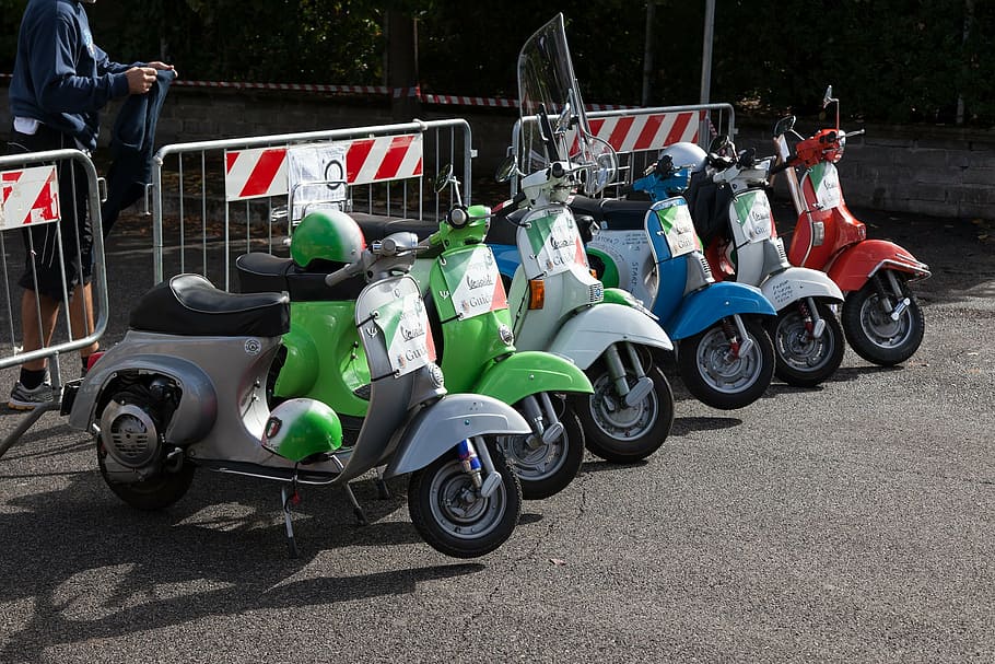 mobility, wasp, moped, dom, feast, friendship, guidonia, colors HD wallpaper