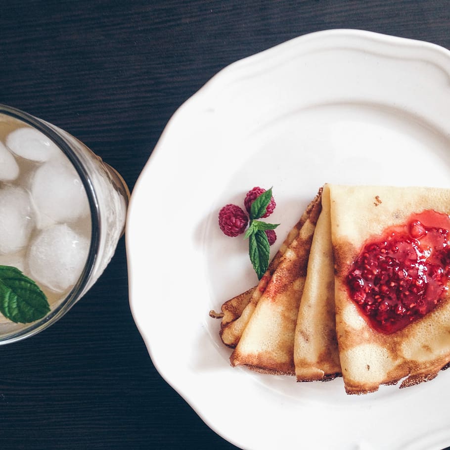 baked food on white ceramic plate, pancake, gourmet, meal, breakfast HD wallpaper