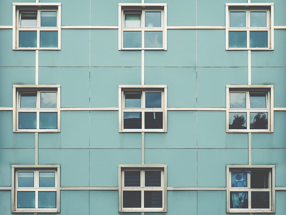 photo of gray concrete building, closed building windows outdoor view at daytime HD wallpaper