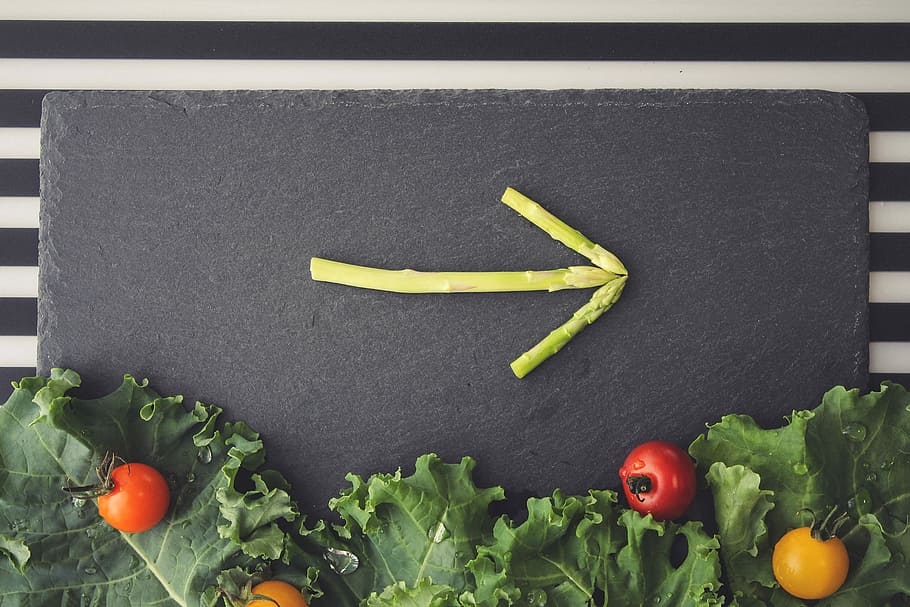 rectangular black board with arrow sign, vegetable, food, freshness HD wallpaper
