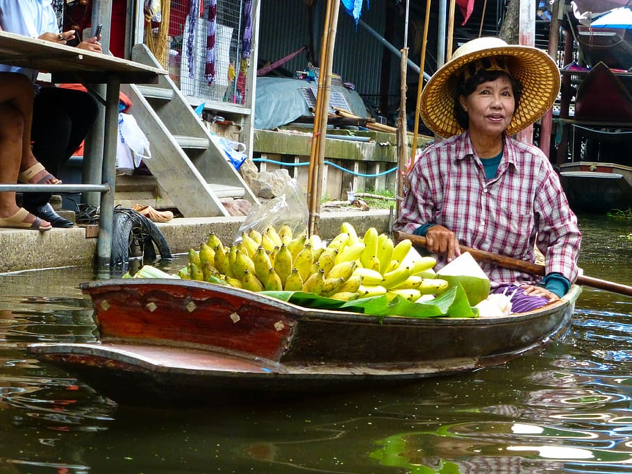 woman riding boat with bananas, thailand, plantains, market, floating, HD wallpaper