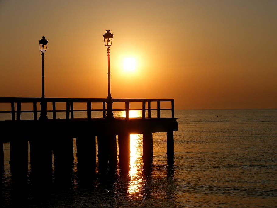 Lantern, Sun, Bridge, great, sky, red, waves, cloud, east, sunset HD wallpaper