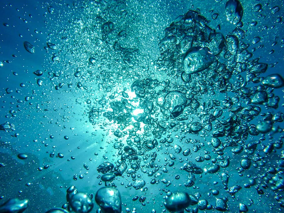 underwater photography of bubbles, air bubbles, diving, blow