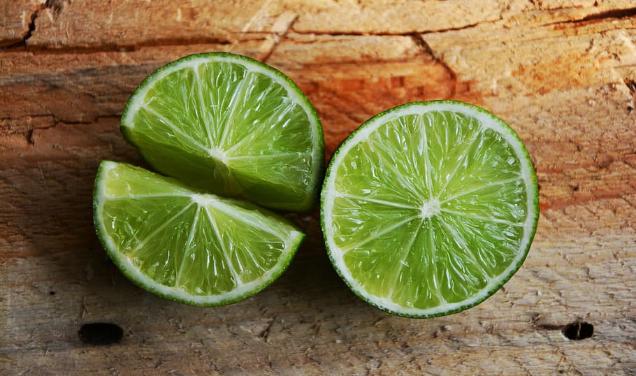 green sliced lemon, lime, citrus fruit, sour, vitamins, frisch HD wallpaper