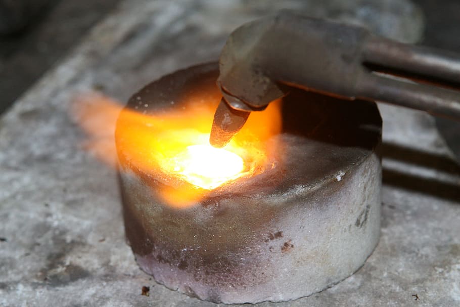 gray cutting torch burning metal, acetylene, aluminium, aluminum